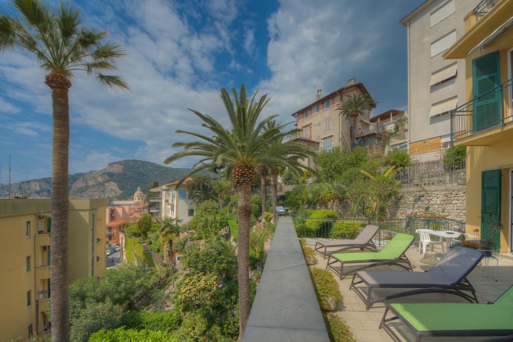 Hotel Deutsche Familien Finale Ligure Exterior photo